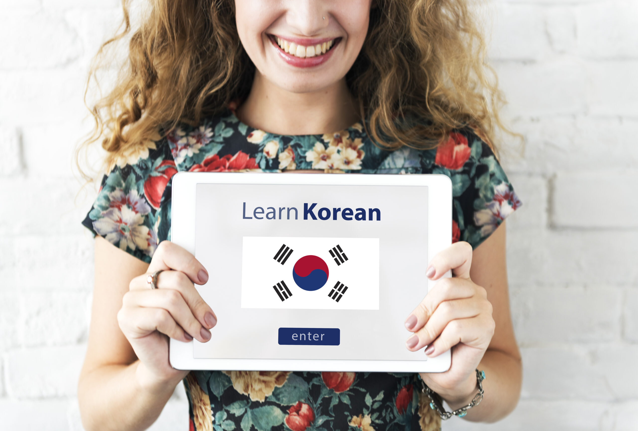 Pros and cons of learning Korean in individual or group classes